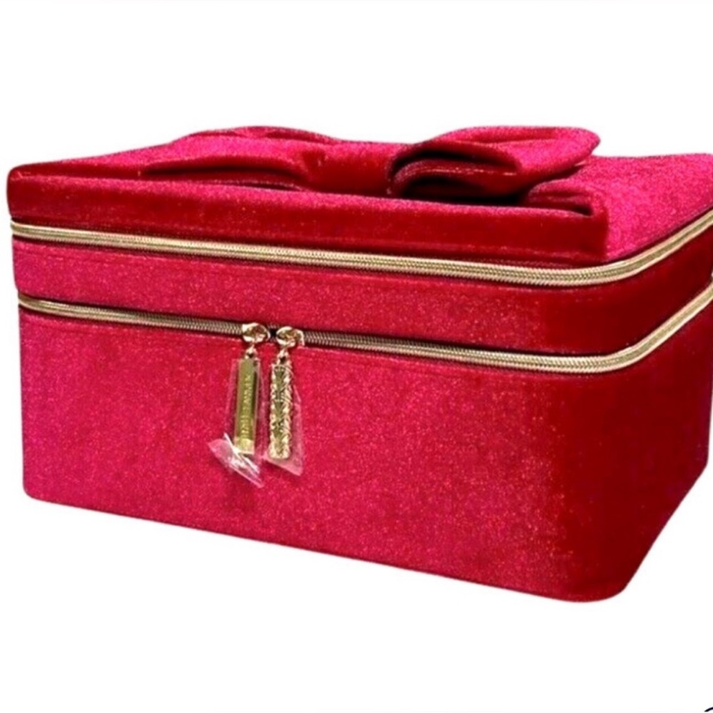 ESTEE LAUDER LIMITED EDITION RED VELVET COSMETIC KEEPSAKE CASE NWT